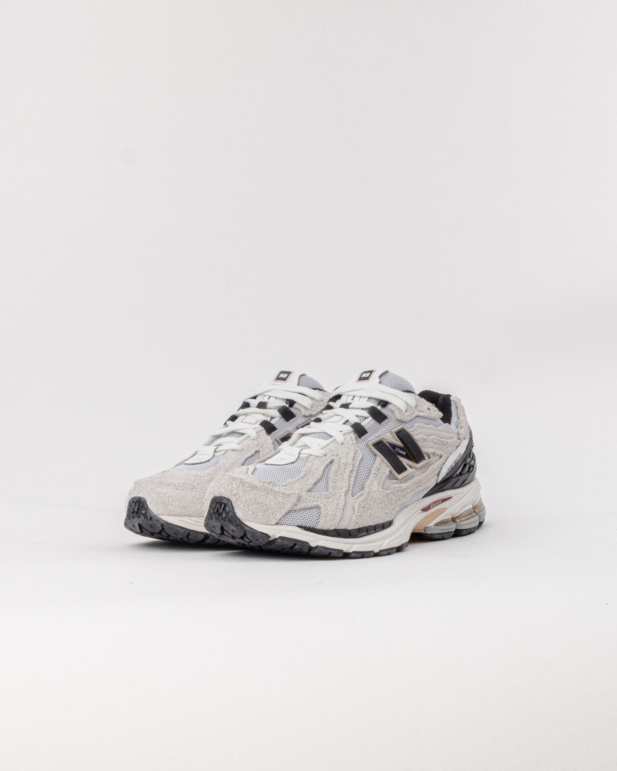 New Balance M1906DC