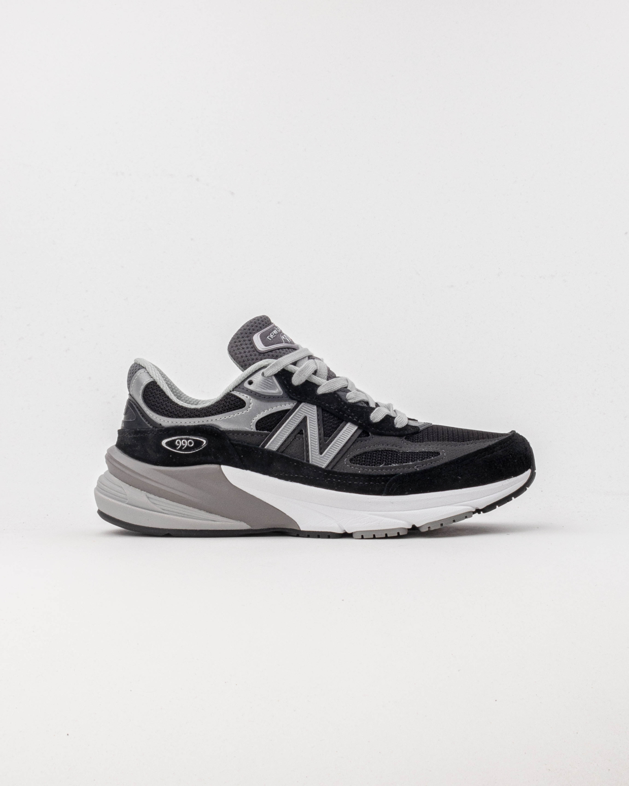 New Balance M990BK6