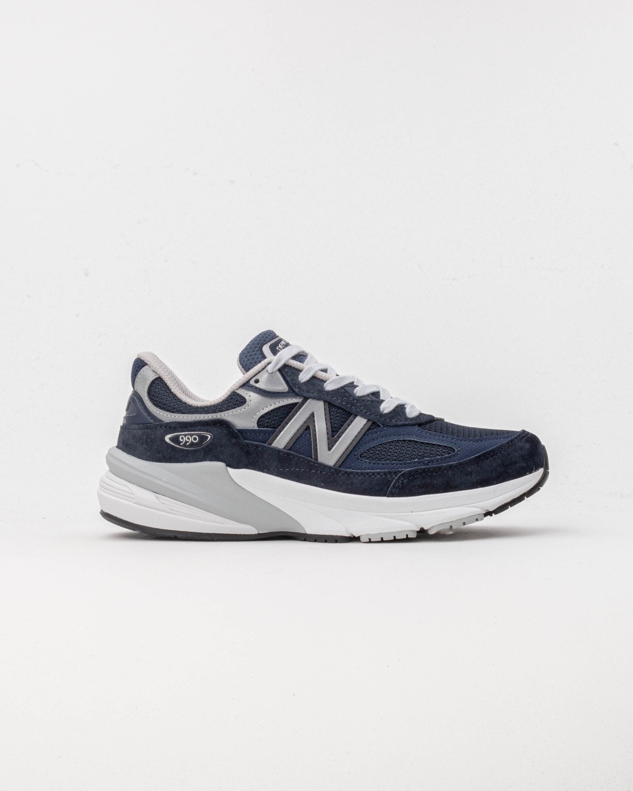 New Balance M990NV6