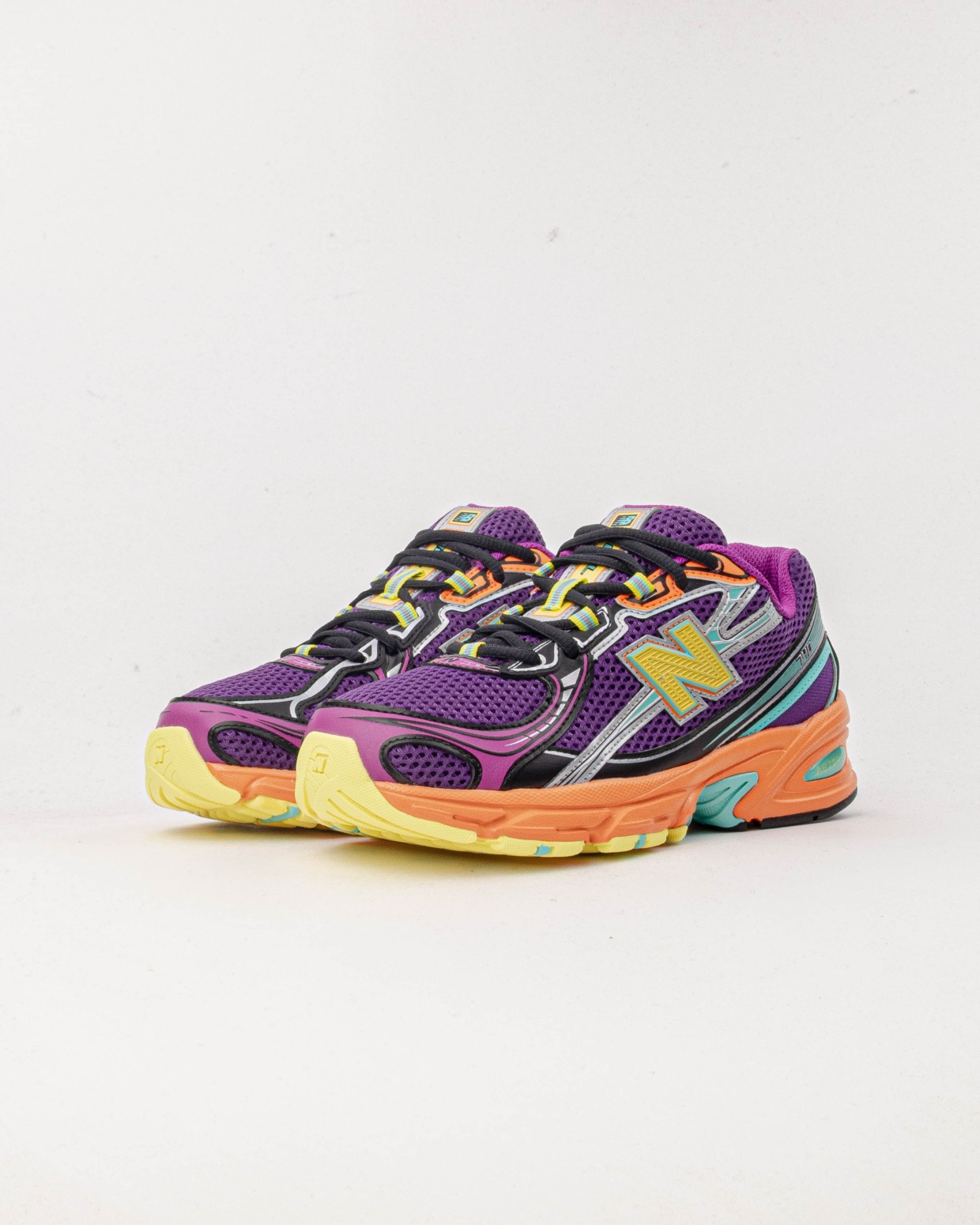 New Balance U740MC2