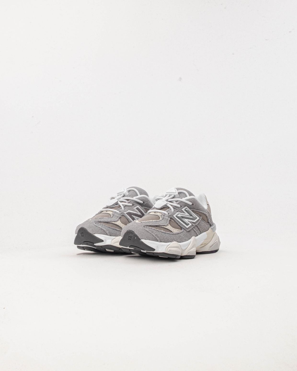 New Balance IV9060BA