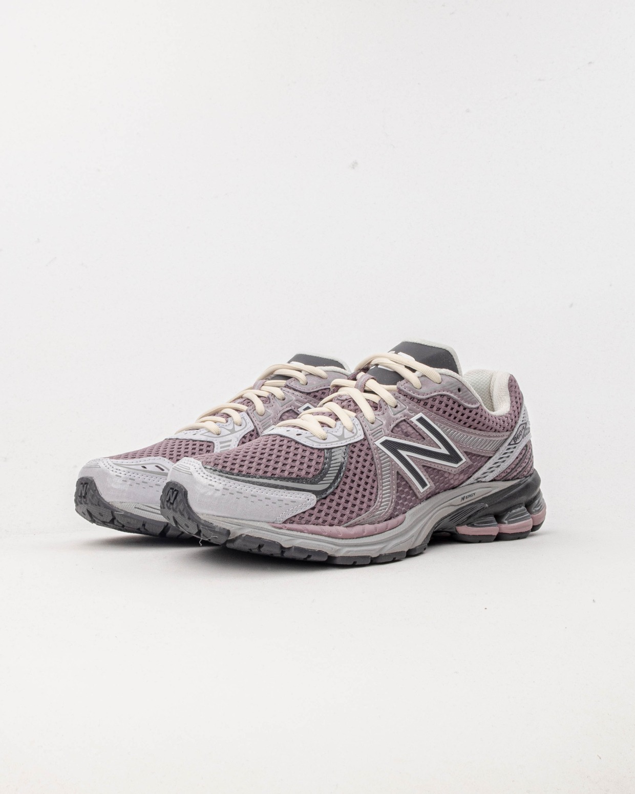 New Balance ML860BW2