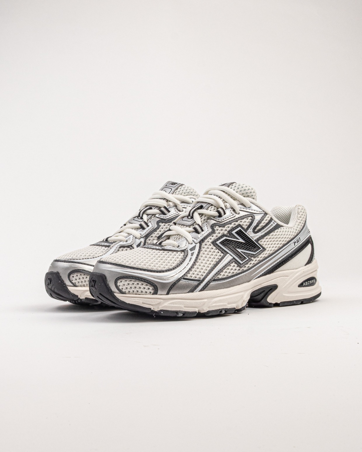 New Balance U740BK2