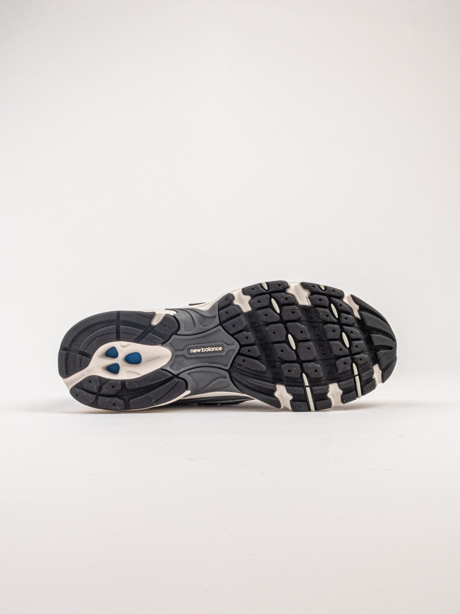 New Balance U740YG2