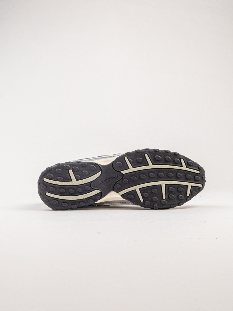 New Balance U204LSWB