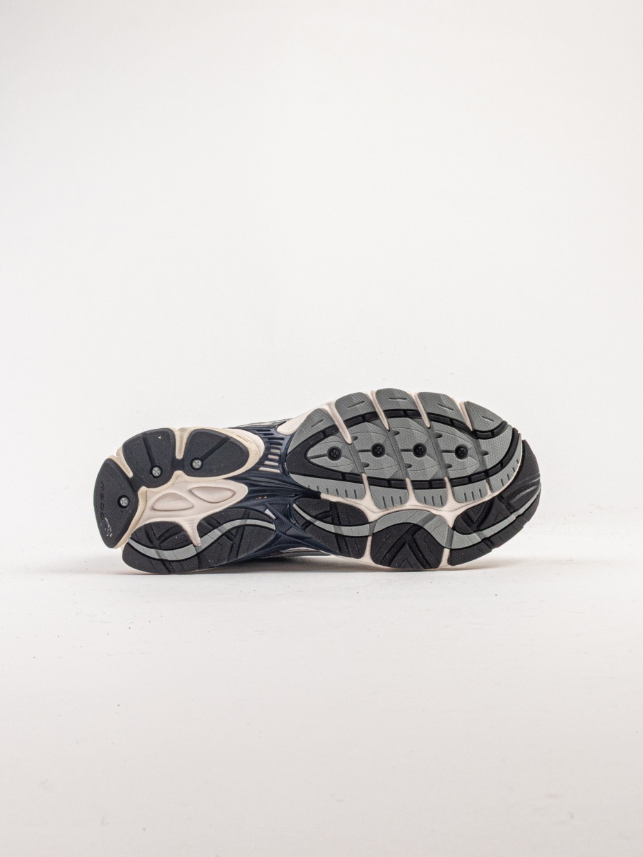 Saucony ProGrid Omni 9