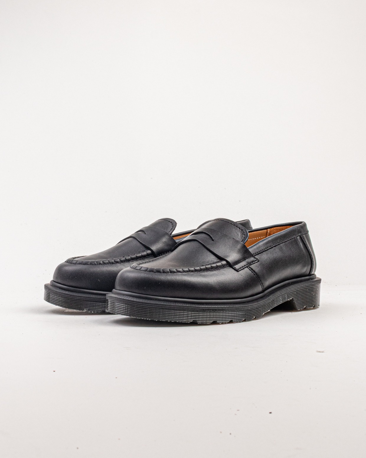 Dr. Martens Delapre penny Loafer