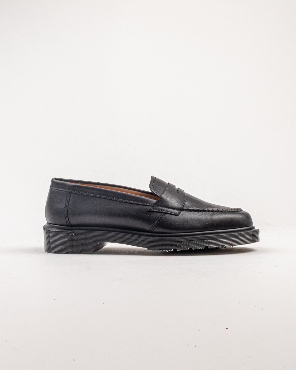 Dr. Martens Delapre penny Loafer