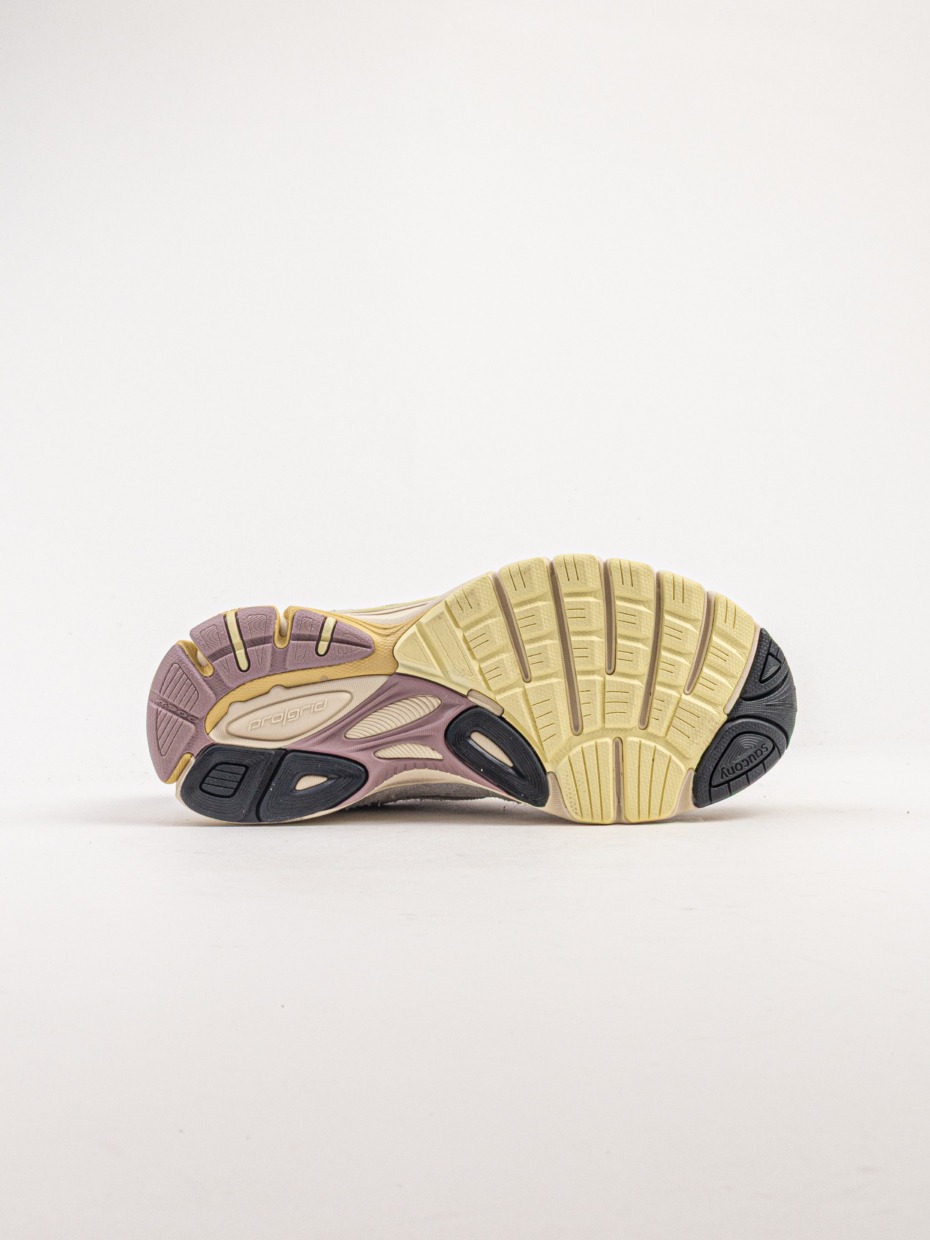 Saucony x 3sixteen Guide 7