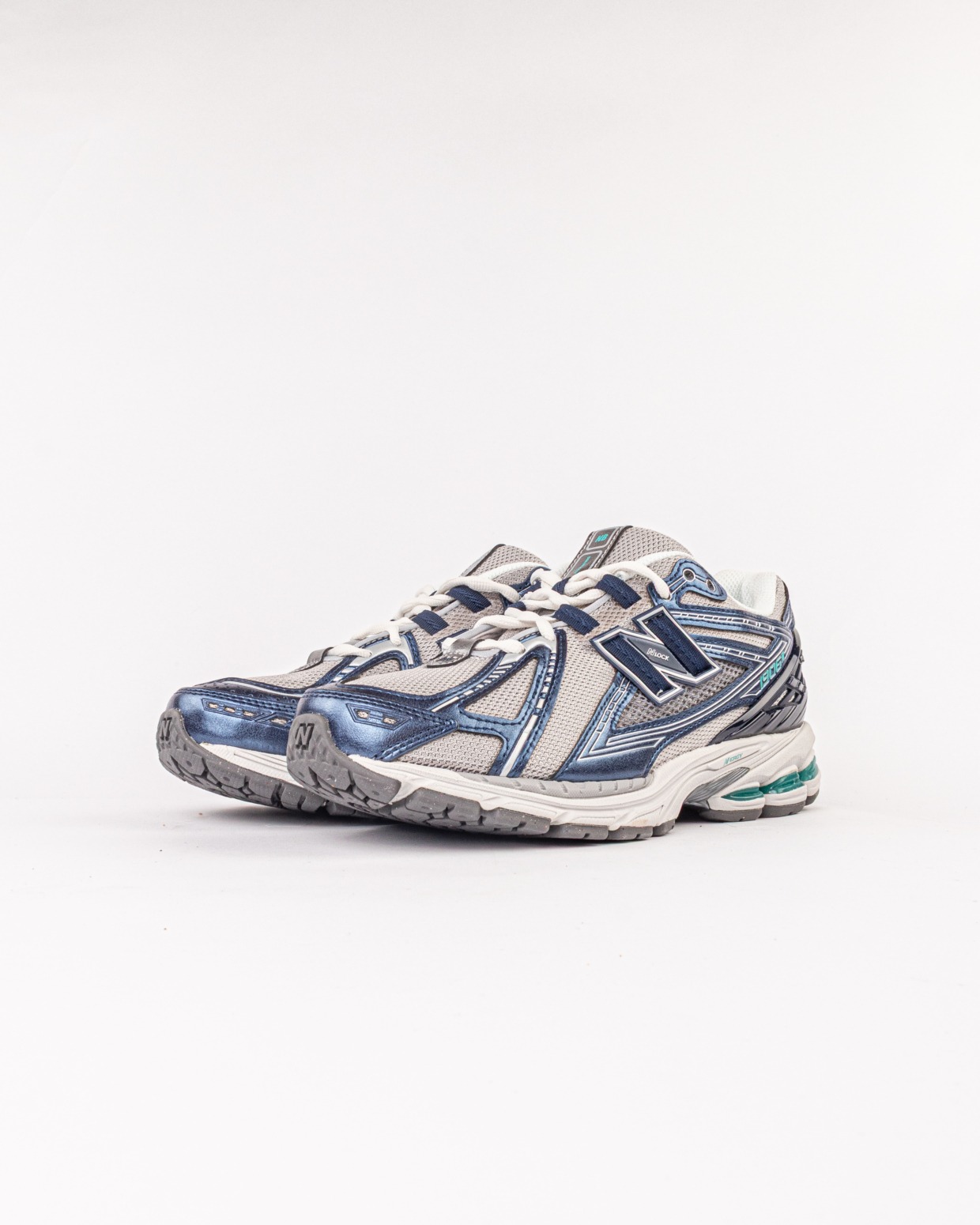 New Balance U740N9J9