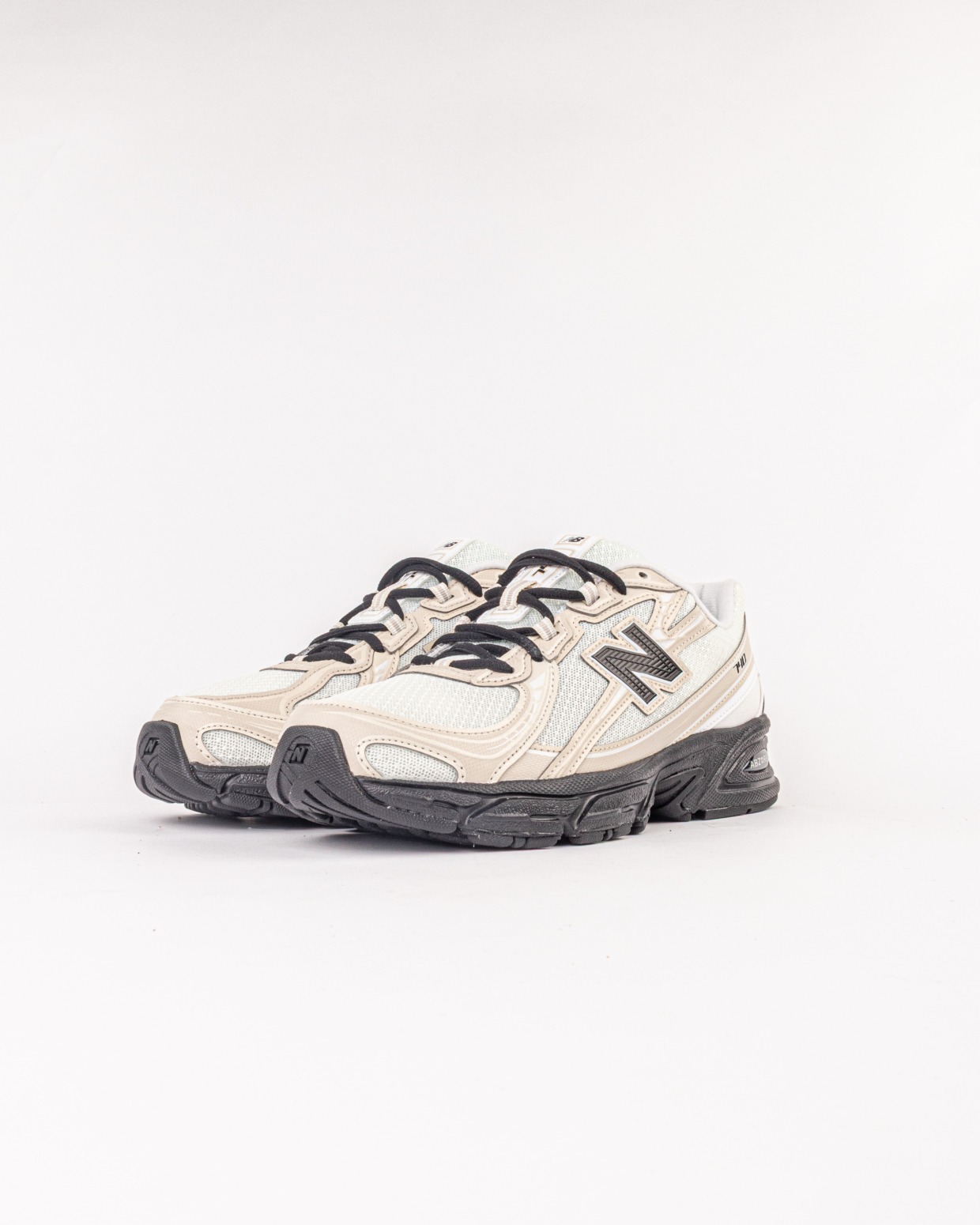 New Balance U7404OO