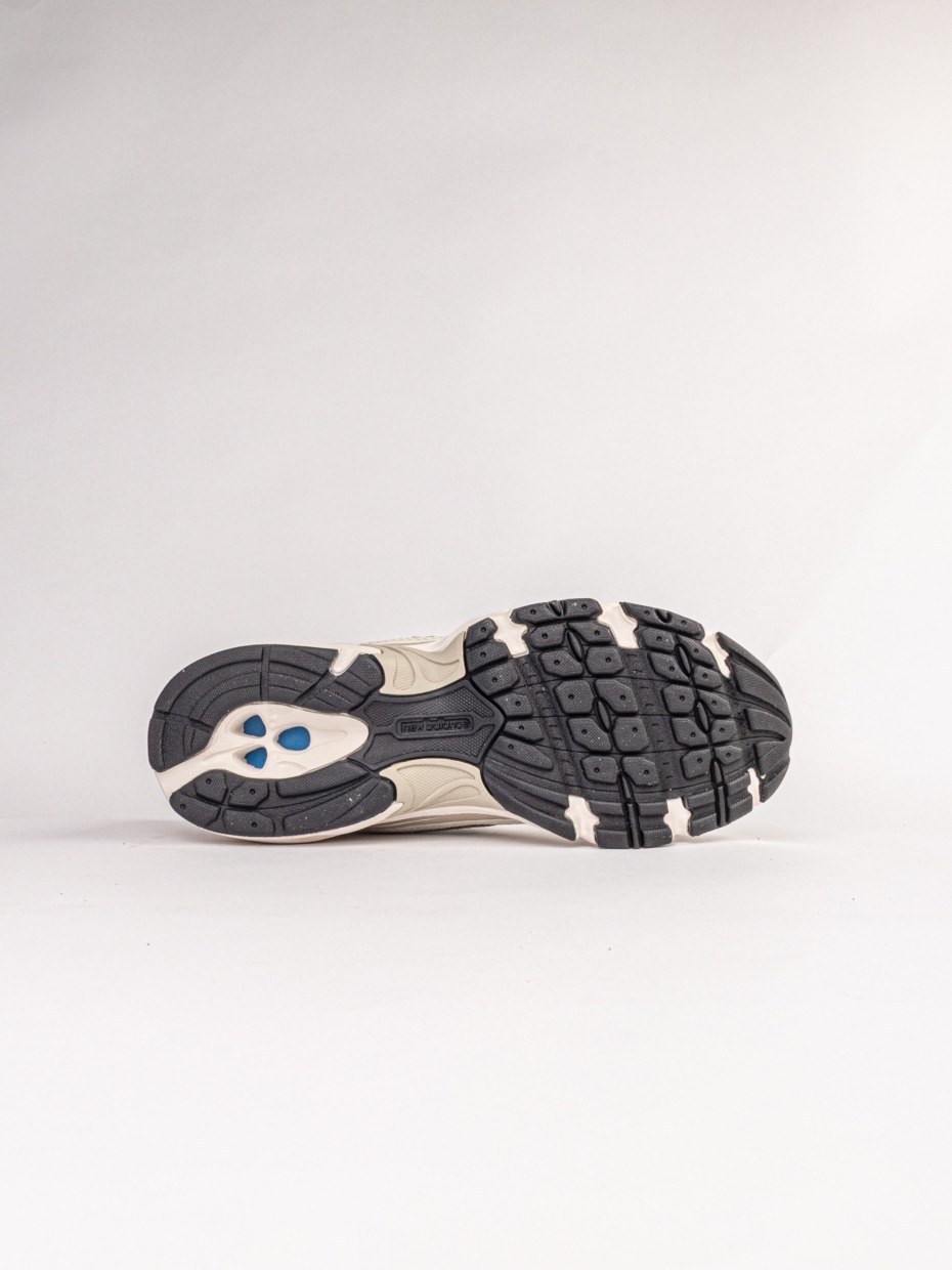 New Balance U740N9J9