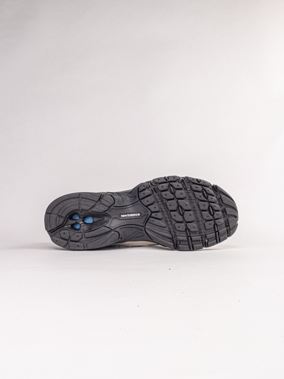 New Balance U7404OO